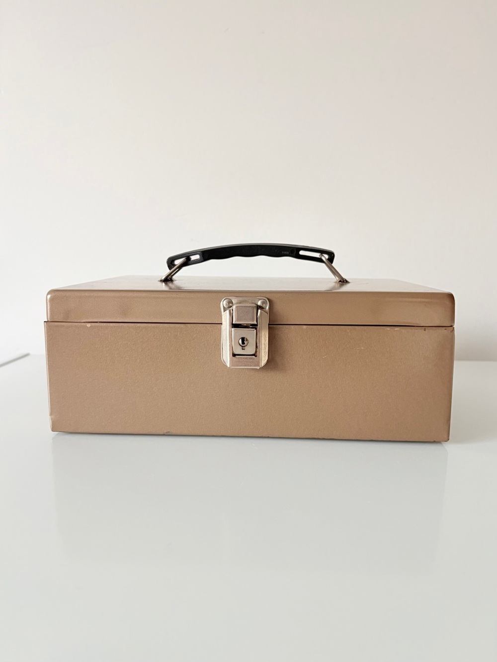 Retro Metal Cash Box *** NO KEY 
Removable Cash Drawer